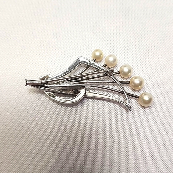 Mikimoto Estate Akoya Pearl Brooch Pin Sterling Silver 5.4 mm - Picture 2 of 8